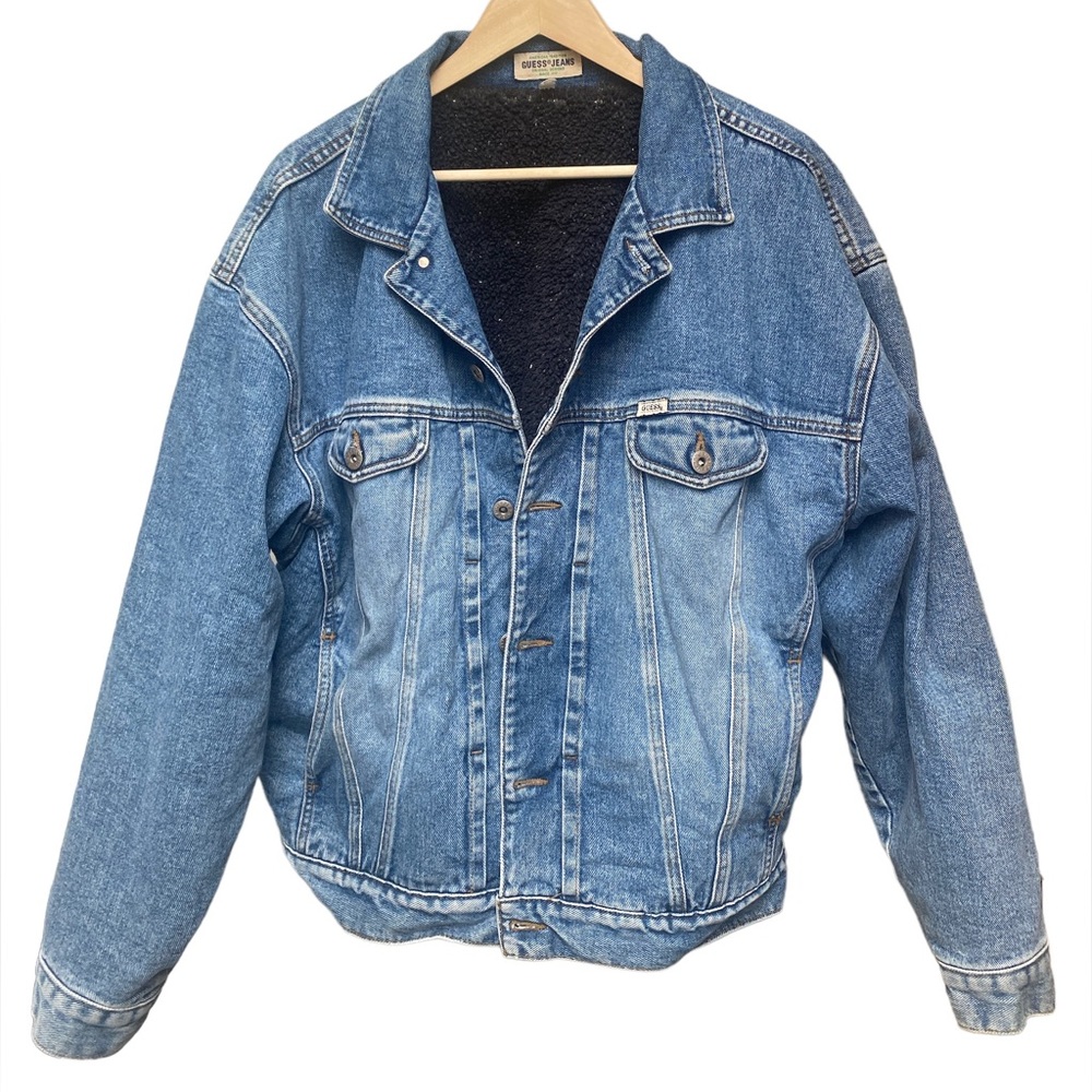 Vintage GUESS Men’s Denim Jacket! 🤠